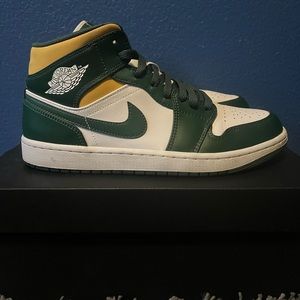 Jordan 1 Mid Sonics